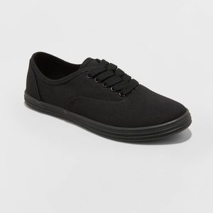 Universal Thread Black Sneakers